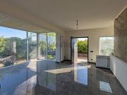 Case e ville in vendita di 180 m² in Via Polveriera