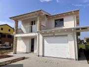 Case e ville in vendita di 180 m² in Via Sala