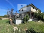 Case e ville in vendita di 180 m² in Via tito