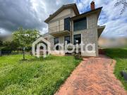 Case e ville in vendita di 180 m² in Via Vittorio Bachelet