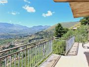 Case e ville in vendita di 182 m² in Via Esterna Valle...