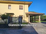 Case e ville in vendita di 185 m² in Via Roma