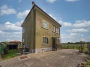 Case e ville in vendita di 186 m² in Via IV Novembre, 69