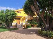 Case e ville in vendita di 187 m² in Via Joyce Lussu