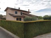 Case e ville in vendita di 188 m² in Via Tre Santi