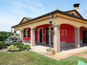 Case e ville in vendita di 190 m² in Via Api, 60