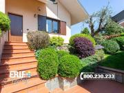 Case e ville in vendita di 190 m² in Via dei Lillà