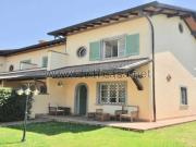 Case e ville in vendita di 190 m² in Via Emilia