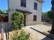 Case e ville in vendita di 190 m² in Via F.lli Zanfini, 10