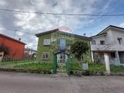 Case e ville in vendita di 190 m² in Via G. Rossini, 14