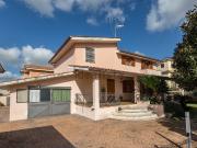 Case e ville in vendita di 190 m² in Via Mare Del Nettare, 9