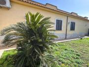 Case e ville in vendita di 190 m² in Via Teramo, 10