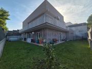 Case e ville in vendita di 190 m² in Via Ugo Foscolo, 16