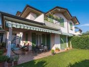 Case e ville in vendita di 191 m² in Via Bruno Carnini