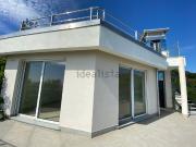 Case e ville in vendita di 195 m² in Via Luigi Borri, 116