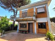 Case e ville in vendita di 195 m² in Via V. Alfieri, 91