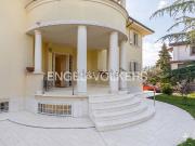 Case e ville in vendita di 196 m² in Via Volturino