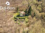 Case e ville in vendita di 200 m² in Località Villa di...