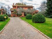 Case e ville in vendita di 200 m² in Strada Corneto