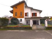 Case e ville in vendita di 200 m² in Via 1° Maggio