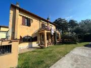 Case e ville in vendita di 200 m² in Via Anagnina