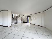 Case e ville in vendita di 200 m² in Via Arturo...