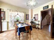 Case e ville in vendita di 200 m² in Via del Colle