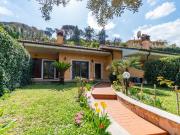 Case e ville in vendita di 200 m² in Via di Fontana Vecchia