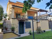 Case e ville in vendita di 200 m² in Via di Tiglio, 556