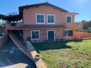 Case e ville in vendita di 200 m² in Via Fontanile di...