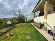 Case e ville in vendita di 200 m² in Via Gioele Solari