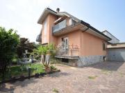 Case e ville in vendita di 200 m² in Via Monviso