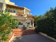 Case e ville in vendita di 200 m² in Via Peonia