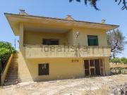 Case e ville in vendita di 200 m² in Via Salento, 121