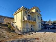 Case e ville in vendita di 200 m² in Via Umbria