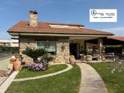 Case e ville in vendita di 213 m² in Via Velletri, 261