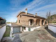 Case e ville in vendita di 201 m² in Via Tanaro, 33