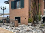 Case e ville in vendita di 202 m² in Via Madonna della Pace