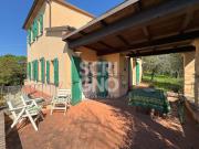 Case e ville in vendita di 203 m² in Via Ginepraia