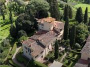 Case e ville in vendita di 2040 m² in Via Santa Maria a...