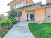 Case e ville in vendita di 204 m² in Via Monte Bianco