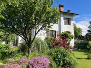 Case e ville in vendita di 207 m² in Via...