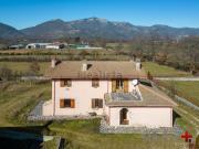 Case e ville in vendita di 209 m² in Via Di Villa Lucci