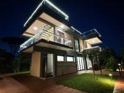 Case e ville in vendita di 209 m² in Via san felice...