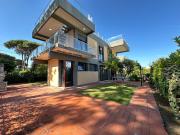 Case e ville in vendita di 209 m² in Via san felice...