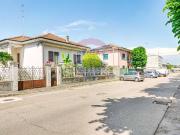 Case e ville in vendita di 209 m² in Viale Italia, 75