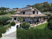 Case e ville in vendita di 210 m²