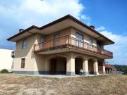 Case e ville in vendita di 210 m² in Via 8 marzo, 3