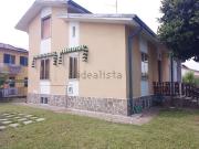 Case e ville in vendita di 210 m² in Via Antonio Gramsci