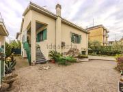 Case e ville in vendita di 210 m² in Via Antonio Meucci, 14